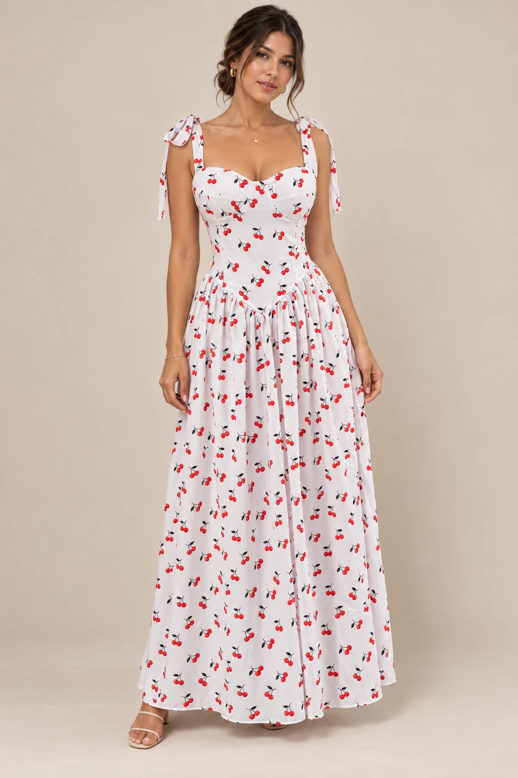 Vestido Maitê estampa girassol em crepe dunnas, com bojo, short embutido, alças de amarrar e elástico na cintura. P, veste 36 a 38. Dona Bela.